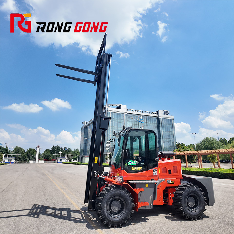 后轉(zhuǎn)向越野叉車